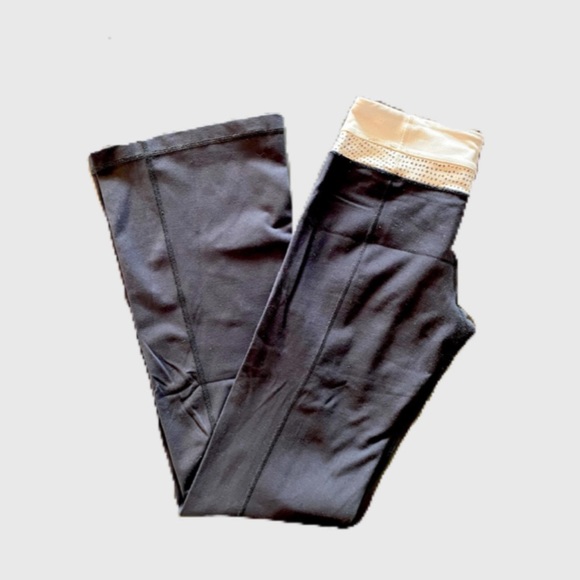 Lululemon Groove Pant *Full-On Luon - Picture 4 of 5